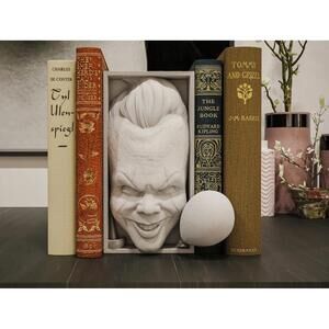 Pennywise Book Nook  - IT Horror Bookshelf Decor